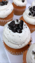 Load image into Gallery viewer, 1 Dz. Cookies &amp; Cream cupcakes