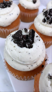 1 Dz. Cookies & Cream cupcakes