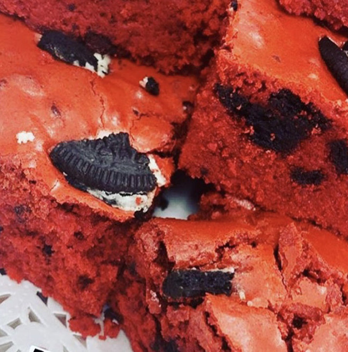 Red Velvet Oreo Brownie